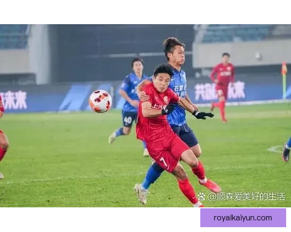上海海港在中超争冠赛季中持续保持强劲竞争力，引发关注。