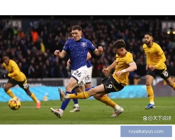 英超休斯状态回暖,近期表现备受关注 英超休斯状态回暖,近期表现备受关注
